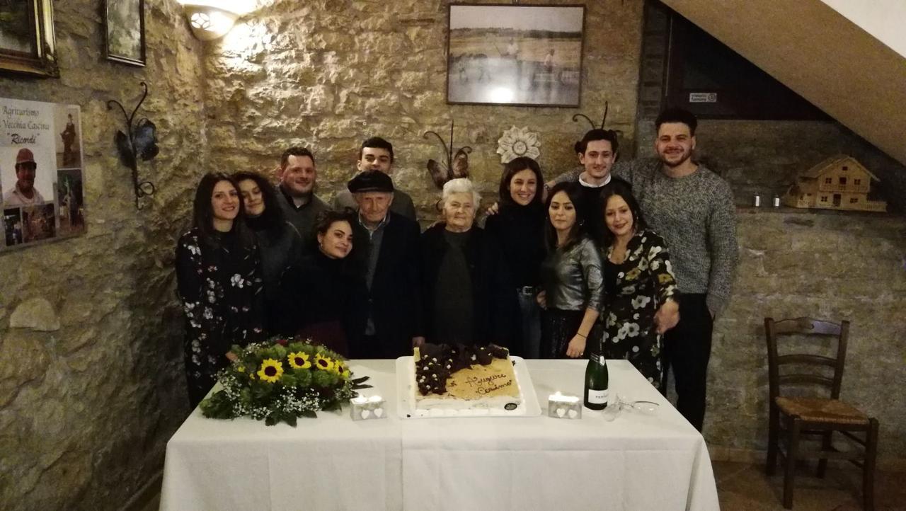 피에트렐치나 Agriturismo La Vecchia Cascina Di Paolo & Belinda 빌라 외부 사진